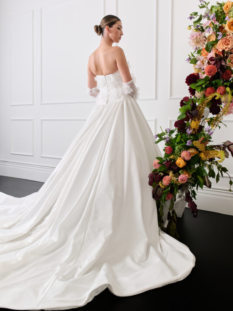 3D Flowers lace drop waist wedding dress Guillermo Pharis wedding dress satin strapless drop waist wedding dress