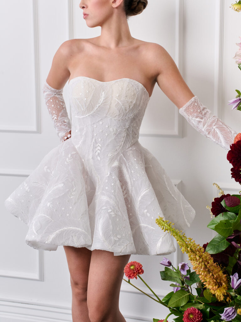 Leaf Lace Strapless short wedding dress with detachable sleeves