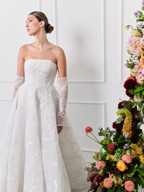 Leaf Lace Strapless short wedding dress with detachable sleeves