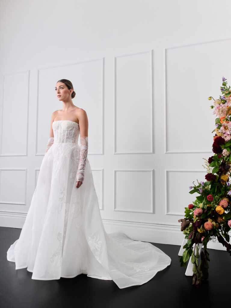 Modern Lace A line strapless wedding dress with detachable sleeves 2026 wedding dresses