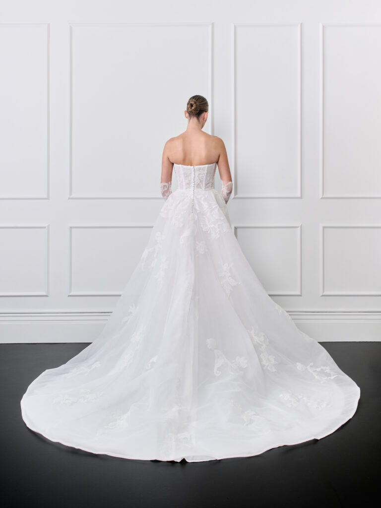 Modern Lace A line strapless wedding dress with detachable sleeves 2026 wedding dresses