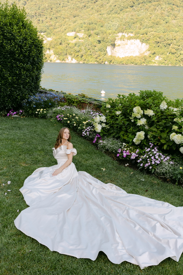 Custom made wedding dress satin a-line wedding dress Guillermo Pharis Wedding Dress