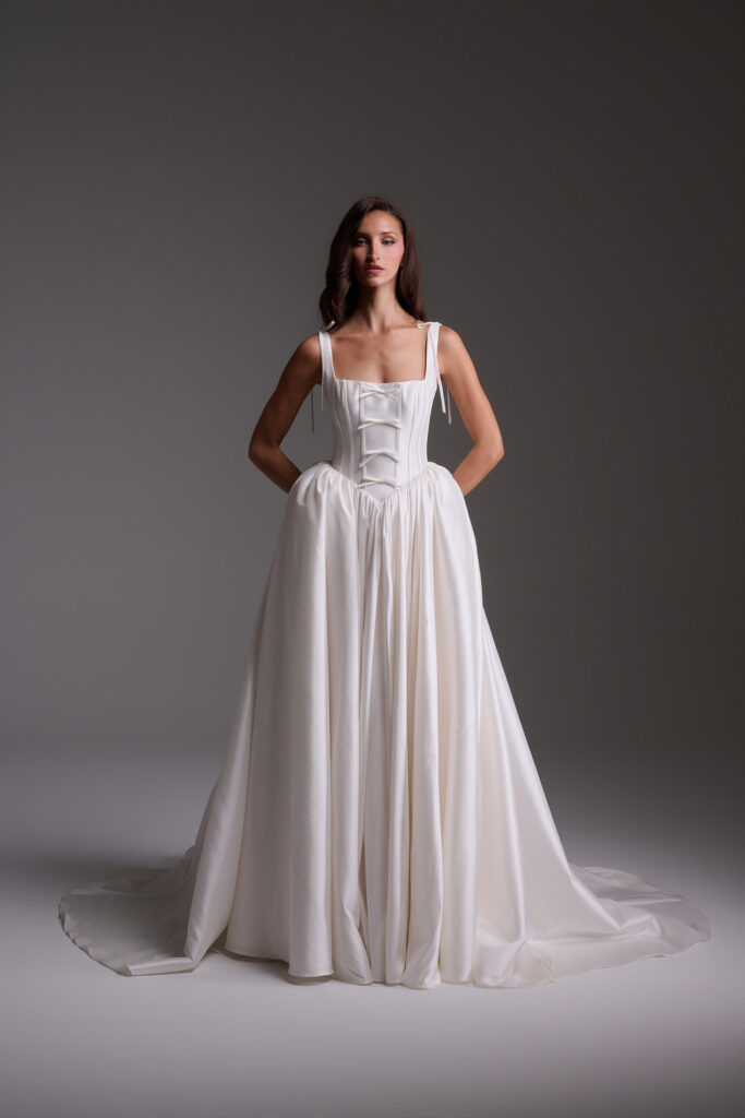 mary-taffeta-wedding-dress-front-slit-guillermo-pharis.jpg